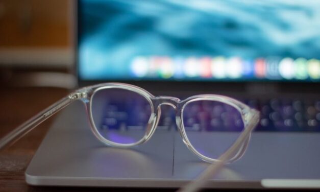 Fun Glasses Facts that’ll Make Your Eyes Pop Out Your Head