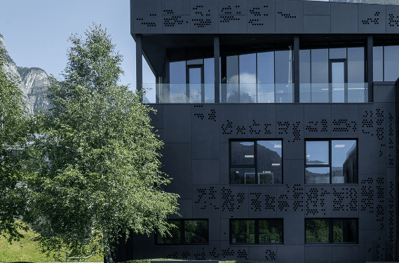 BLACK SHELTER – The video that celebrates the Blackfin dream