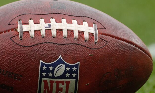 NFL Players Who Wear Glasses
