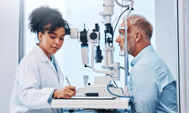 How Macular Degeneration Affects Vision: Causes And Symptoms