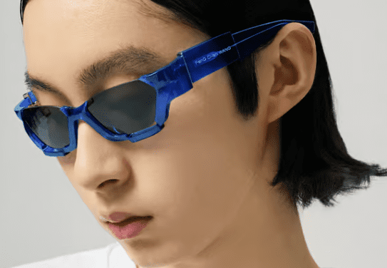 Feng Chen Wang se lance dans les lunettes