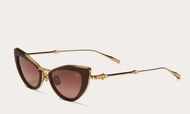 Valentino presenta nuevos diseños de gafas con Akoni Group