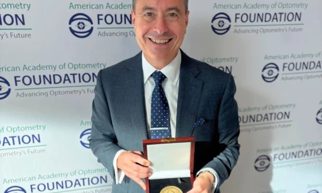 Dr. Lyndon Jones wins prestigious award | Optometry & Vision Science | University of Waterloo