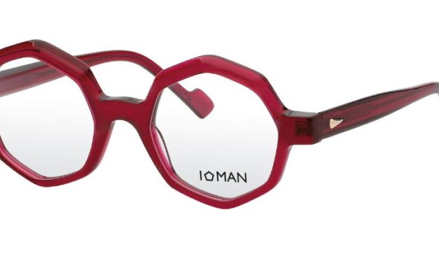 Holiday Season 2024: Eyewear In Gold And Red