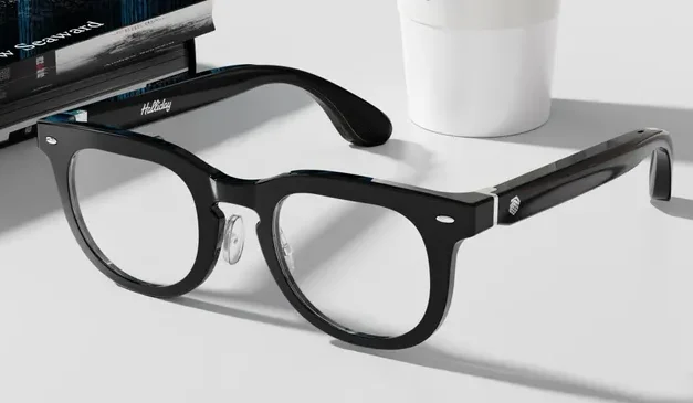 I can’t decide if I love or hate Halliday Smart Glasses with its ultra-tiny display and nosey AI
