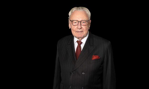 Celebrating 90 Years of Vision: Hans Stepper Honoured at Hong Kong Optical Fair